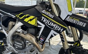 Kit deco Triumph - Throttle Jockey -  (4).JPG