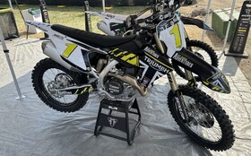 Kit deco Triumph - Throttle Jockey -  (6).JPG