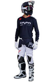 Tenue cross Seven Rival Rampart