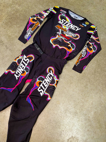 Tenue cross Stency Limited Splash (3)